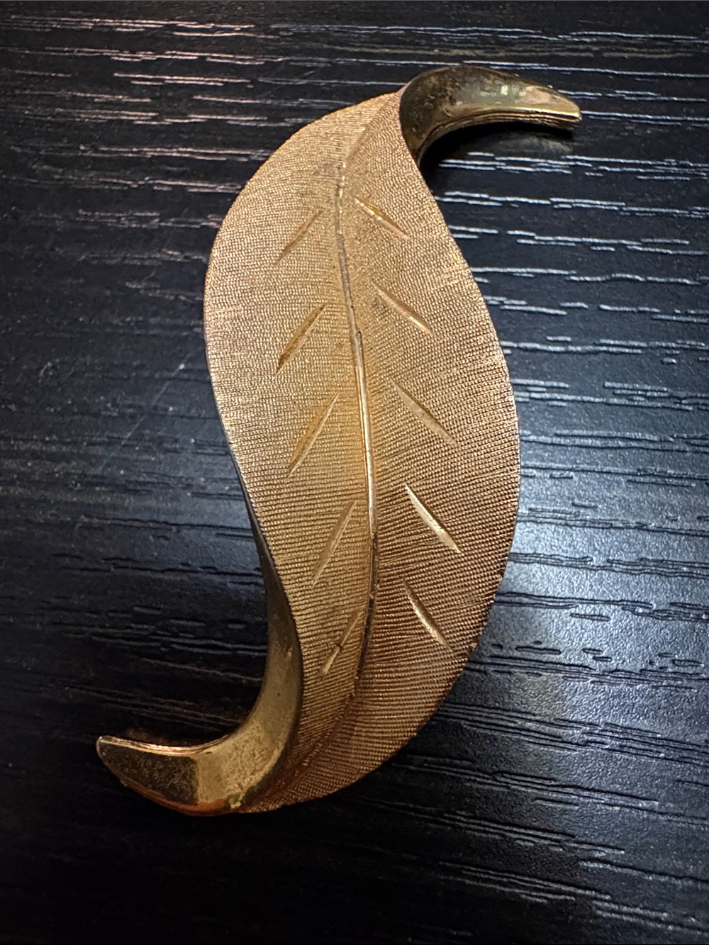 Kramer vintage Gold Leaf Shaped Brooch